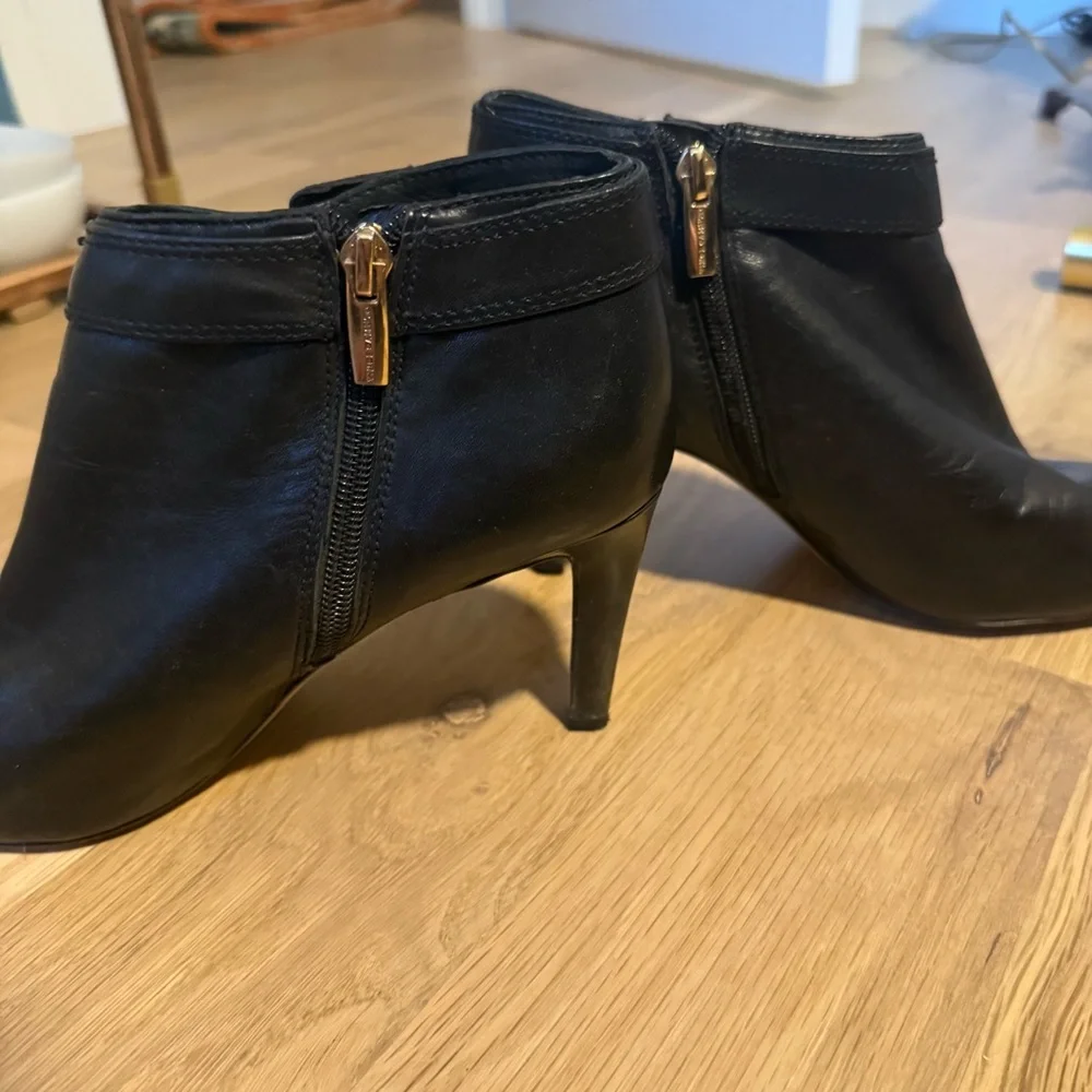 Vince Camuto Black Leather Ankle Boots - Picture 5 of 7
